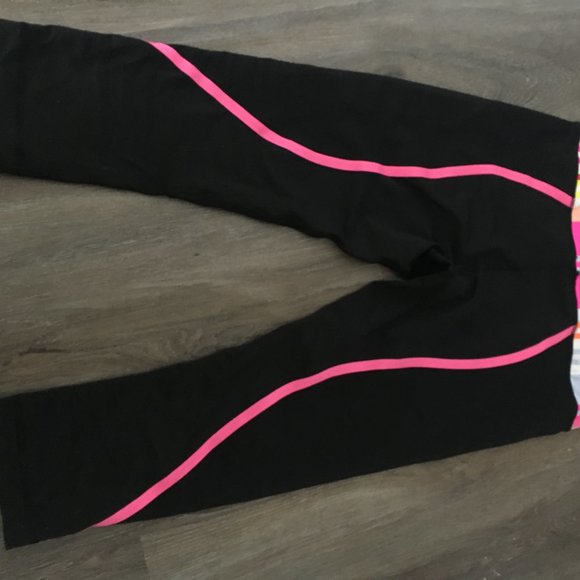Lululemon Cropped Athletic Leggings Pink Size 6 - Picture 2 of 3